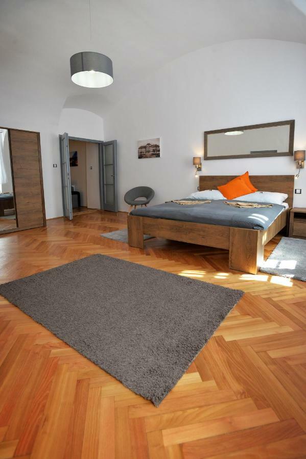 Pr Apartman Eger Ngoại thất bức ảnh