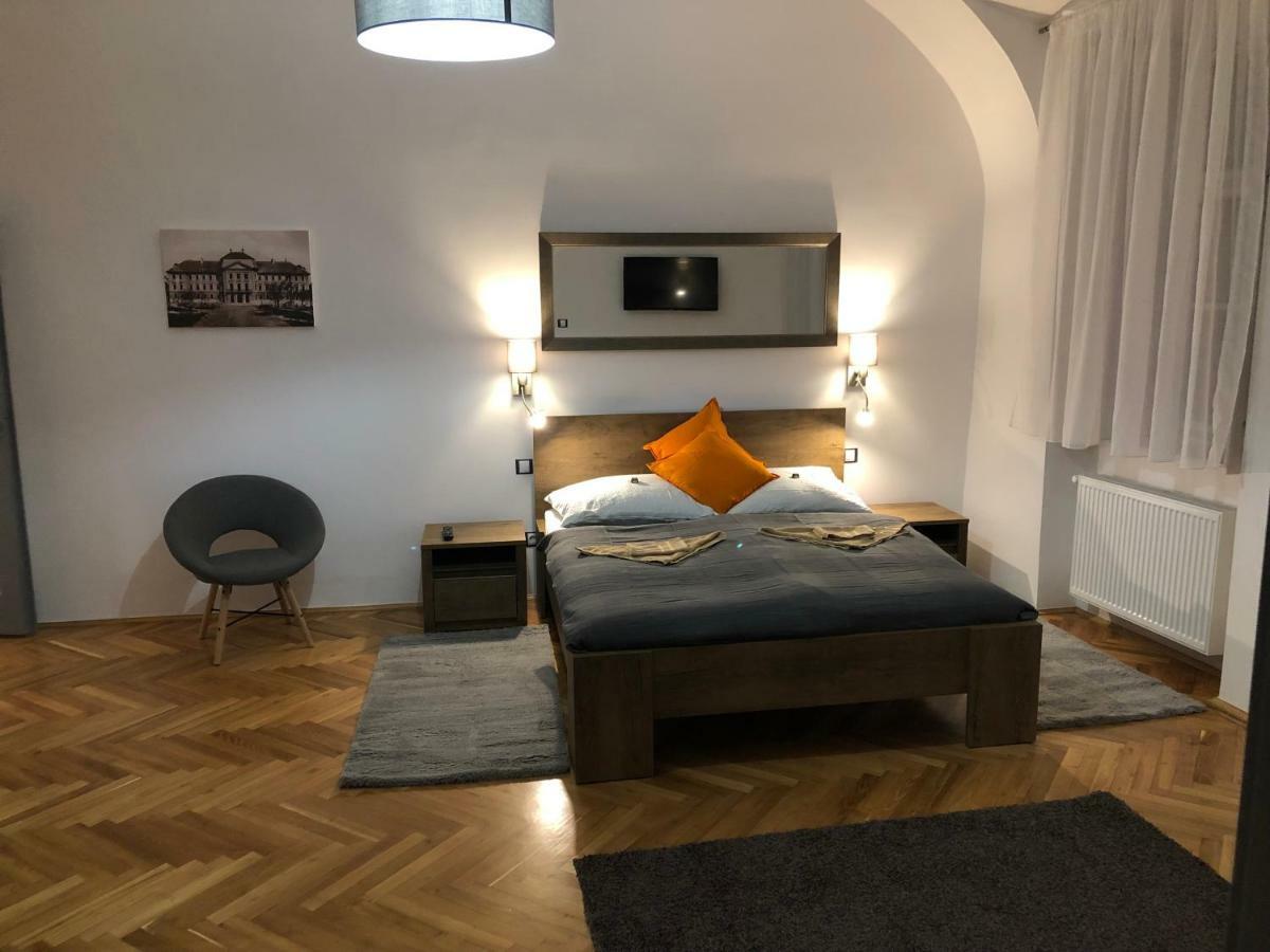 Pr Apartman Eger Ngoại thất bức ảnh